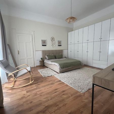 La Strada Central Apartament Орадя Экстерьер фото