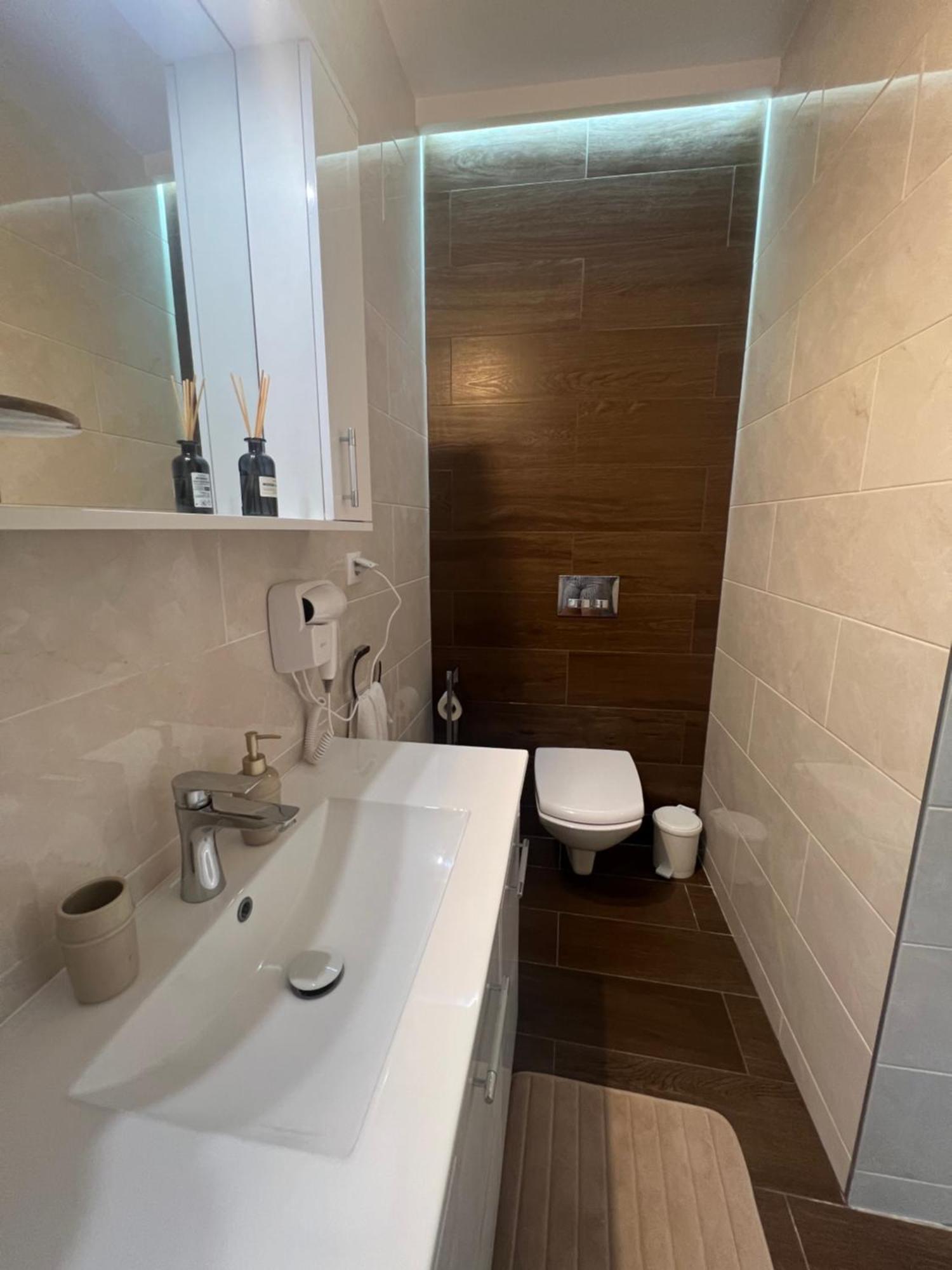 La Strada Central Apartament Орадя Экстерьер фото