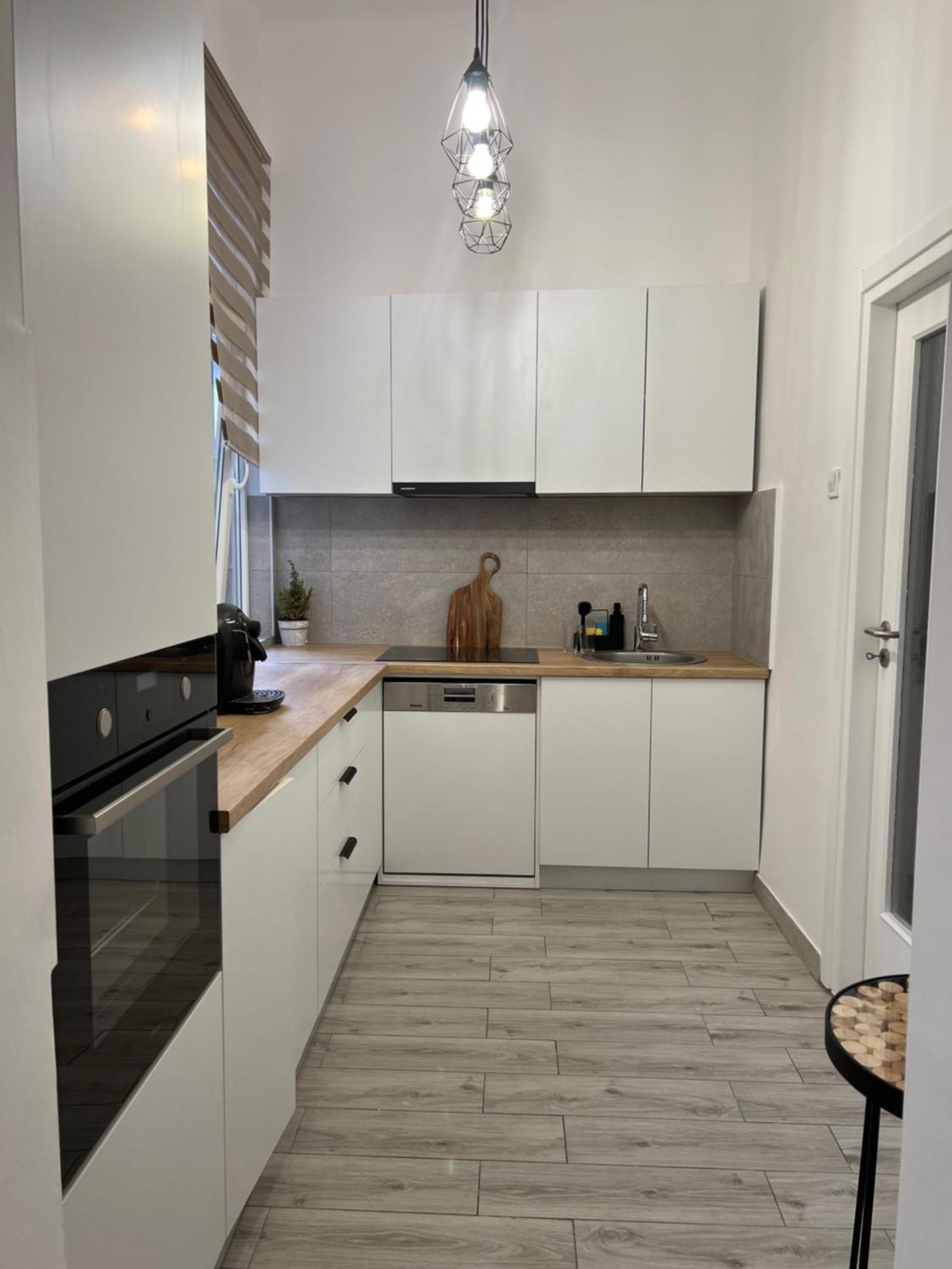 La Strada Central Apartament Орадя Экстерьер фото